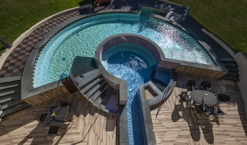 Erdspuszta Club Hotel Debrecen - Mjus 1. 