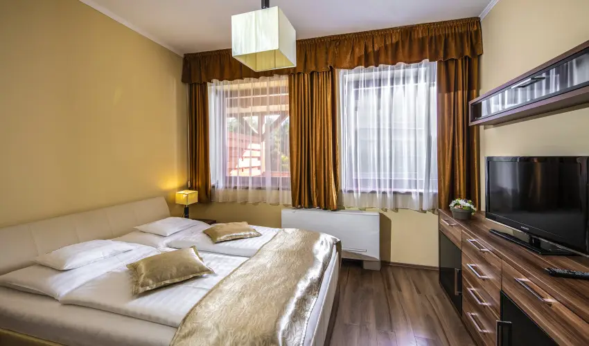 Erdspuszta Club Hotel Debrecen - Mjus 1. 