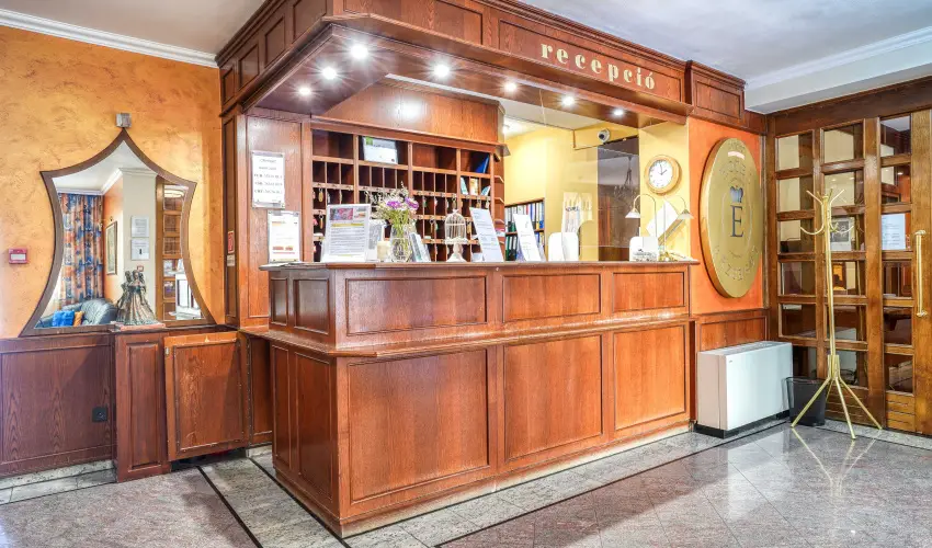 Hotel Erzsbet Hvz - Mjus 1.