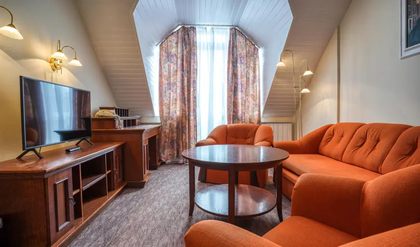 Hotel Erzsbet Hvz - Mjus 1.