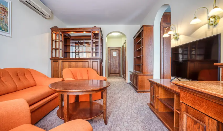 Hotel Erzsbet Hvz - Mjus 1.