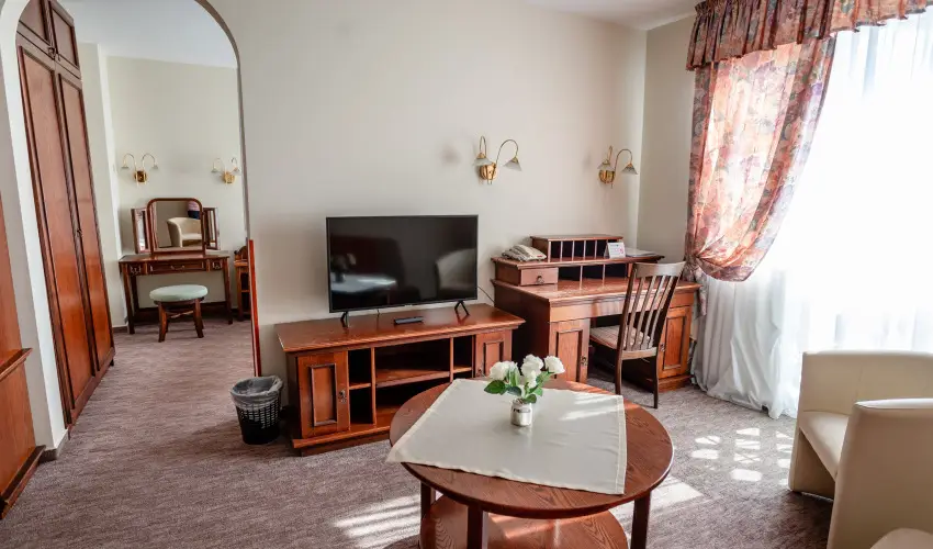 Hotel Erzsbet Hvz - Mjus 1.