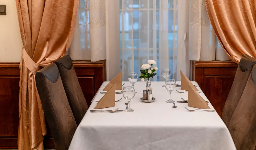 Hotel Erzsbet Hvz - Mjus 1.