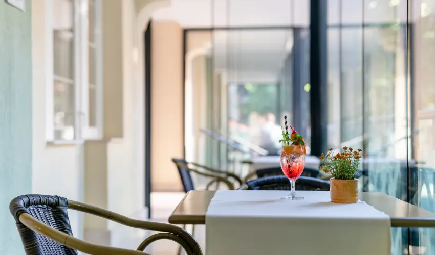 Hotel Erzsbet Hvz - Mjus 1.