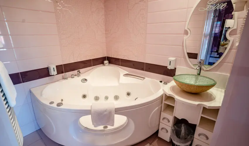 Hotel Erzsbet Hvz - Mjus 1.