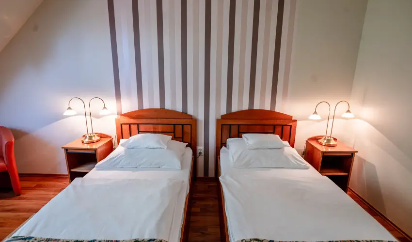 Hotel Erzsbet Hvz - Mjus 1.