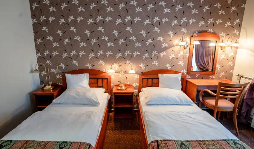 Hotel Erzsbet Hvz - Mjus 1.