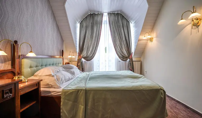 Hotel Erzsbet Hvz - Mjus 1.