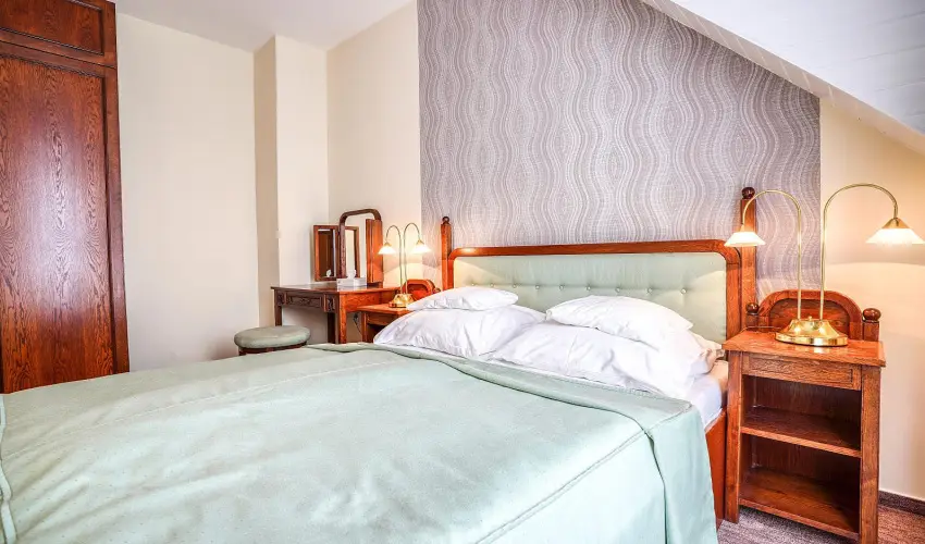 Hotel Erzsbet Hvz - Mjus 1.