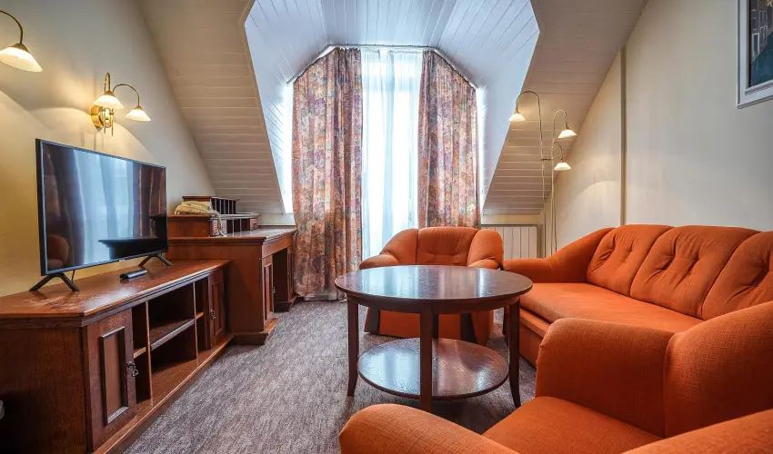 Hotel Erzsbet Hvz - Mjus 1.