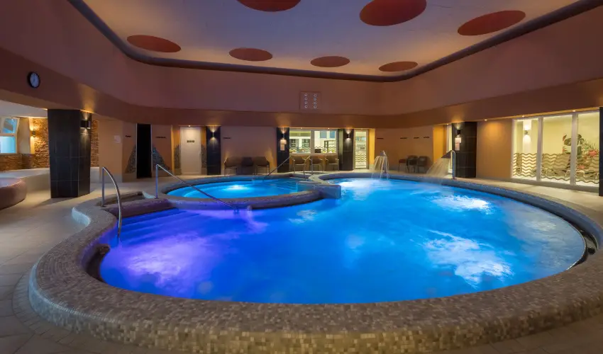 Hunguest Hotel Flra Eger - Mjus 1. hossz htvge (min. 3 j)