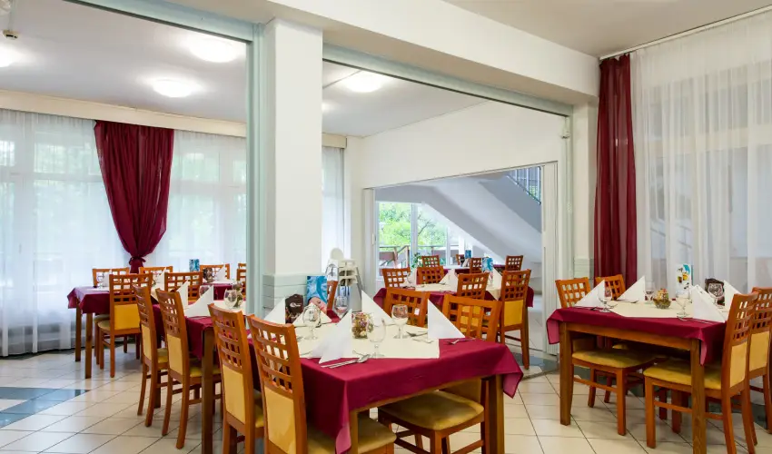 Hotel Forr�s Zalakaros Zalakaros - M�jus 1.