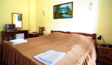 Hajnal Hotel Mez�k�vesd