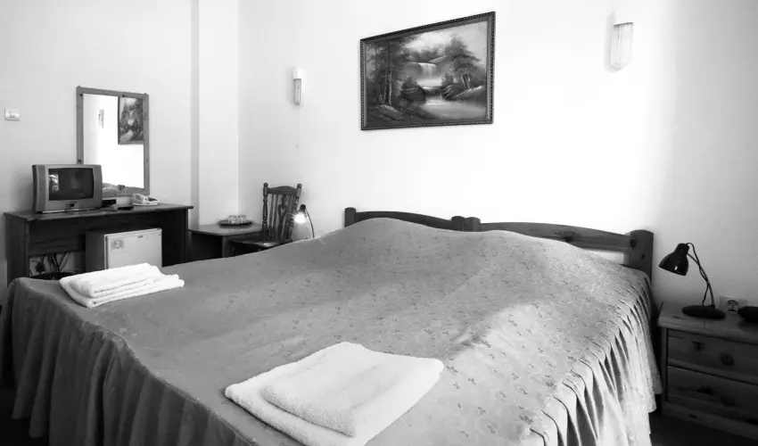 Hajnal Hotel Mez�k�vesd - M�jus 1.