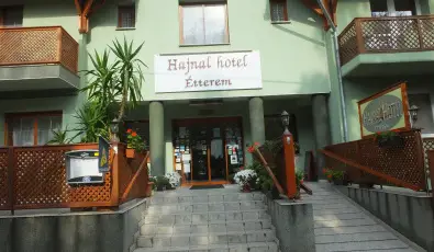 Hajnal Hotel Mez�k�vesd