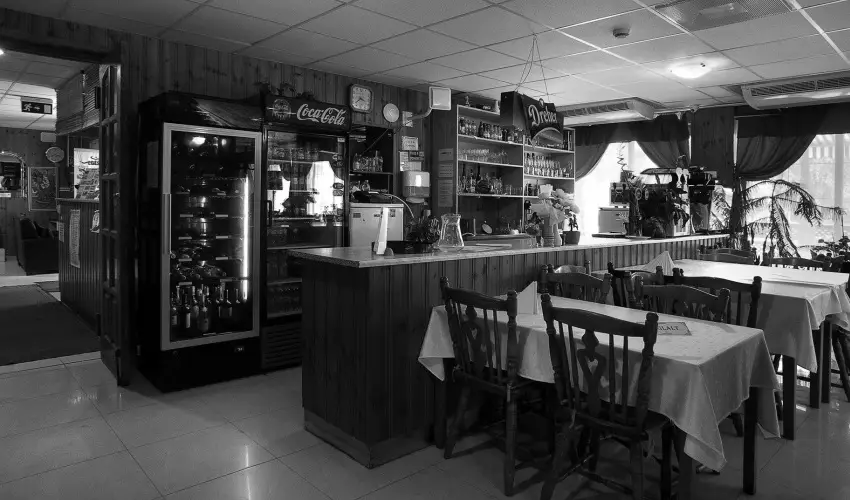 Hajnal Hotel Mez�k�vesd - M�jus 1.