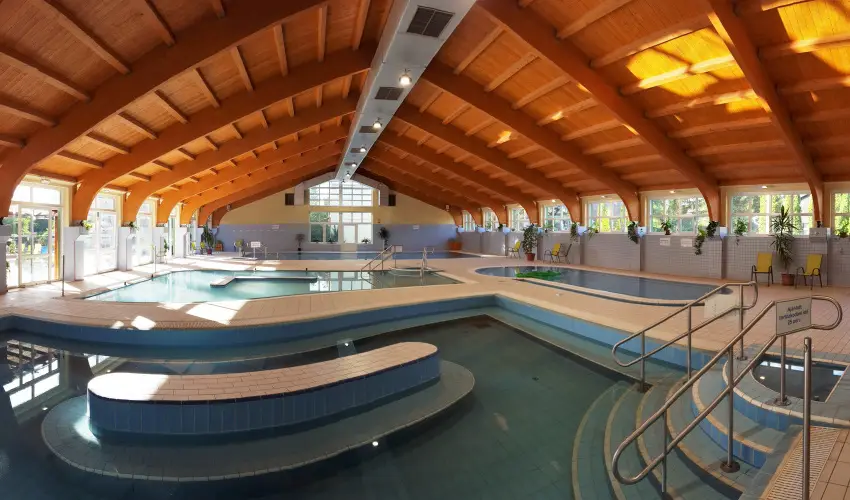 Hajnal Hotel Mez�k�vesd - M�jus 1. (min. 2 �j)