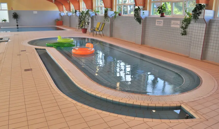 Hajnal Hotel Mez�k�vesd - M�jus 1. (min. 2 �j)