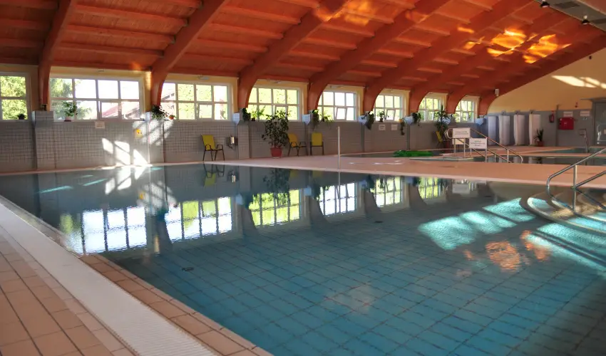 Hajnal Hotel Mez�k�vesd - M�jus 1. (min. 2 �j)