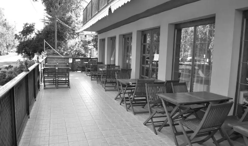 Hajnal Hotel Mez�k�vesd - M�jus 1.