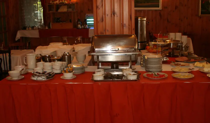 Hajnal Hotel Mez�k�vesd - M�jus 1. (min. 2 �j)