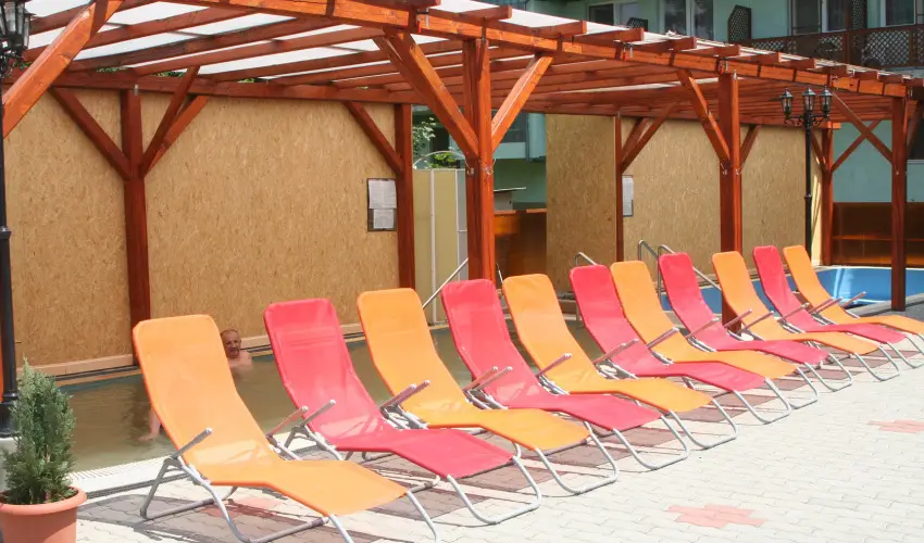 Hajnal Hotel Mez�k�vesd - M�jus 1. (min. 2 �j)