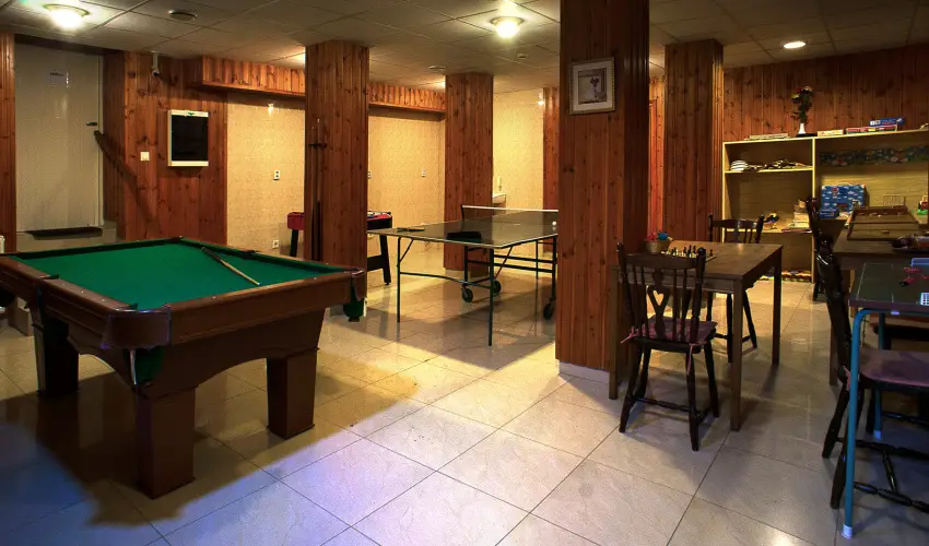 Hajnal Hotel Mez�k�vesd - M�jus 1. (min. 2 �j)