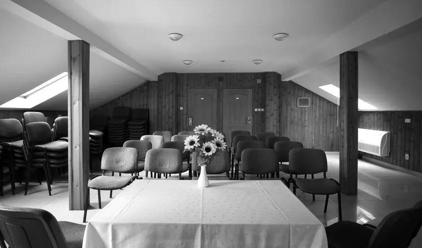 Hajnal Hotel Mez�k�vesd - M�jus 1.