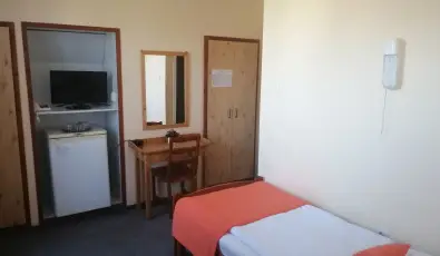 Hajnal Hotel Mez�k�vesd