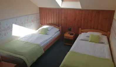 Hajnal Hotel Mez�k�vesd