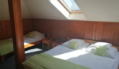 Hajnal Hotel Mez�k�vesd