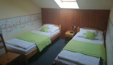 Hajnal Hotel Mez�k�vesd