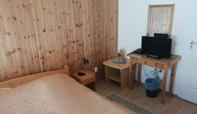 Hajnal Hotel Mez�k�vesd