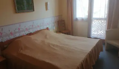 Hajnal Hotel Mez�k�vesd