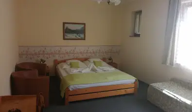 Hajnal Hotel Mez�k�vesd