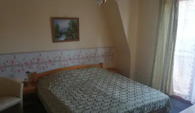 Hajnal Hotel Mez�k�vesd