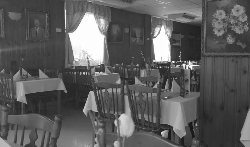 Hajnal Hotel Mez�k�vesd - M�jus 1.