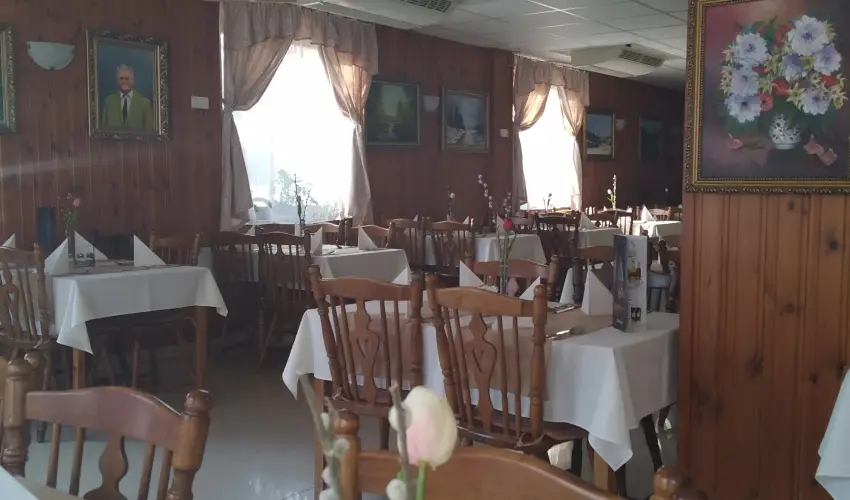 Hajnal Hotel Mez�k�vesd - M�jus 1. (min. 2 �j)