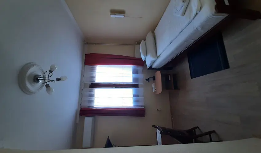 Hajnal Hotel Mez�k�vesd - M�jus 1. (min. 2 �j)