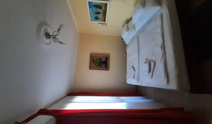 Hajnal Hotel Mez�k�vesd - M�jus 1. (min. 2 �j)