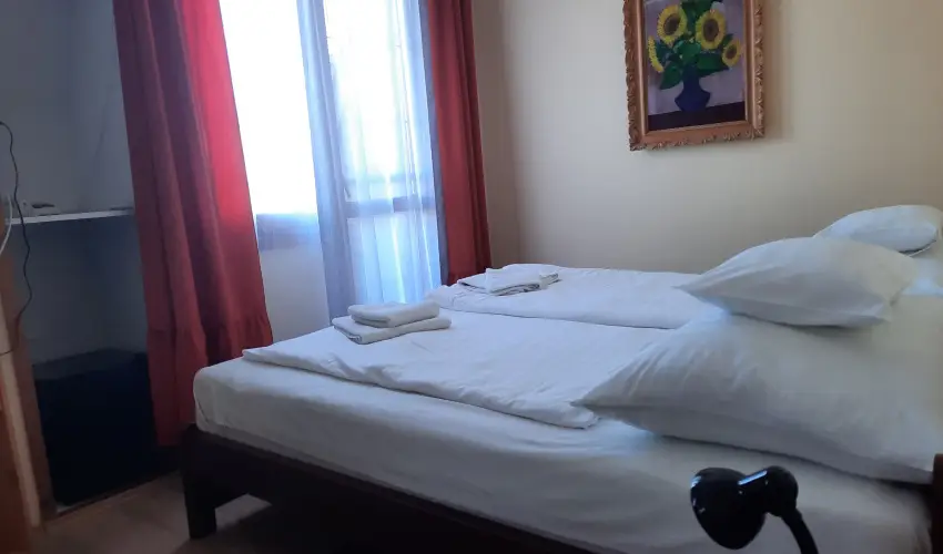 Hajnal Hotel Mez�k�vesd - M�jus 1. (min. 2 �j)