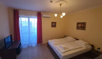 Hajnal Hotel Mez�k�vesd