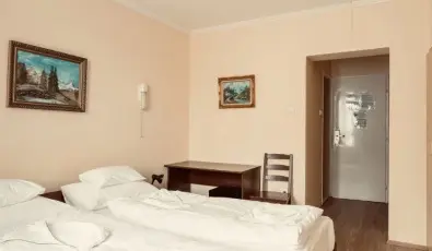 Hajnal Hotel Mez�k�vesd