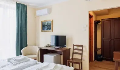Hajnal Hotel Mez�k�vesd