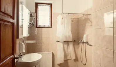 Hajnal Hotel Mez�k�vesd