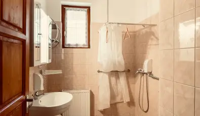 Hajnal Hotel Mez�k�vesd