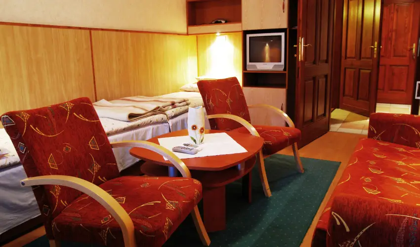 Hforrs Hotel s dlpark Gyula - Mjus 1.