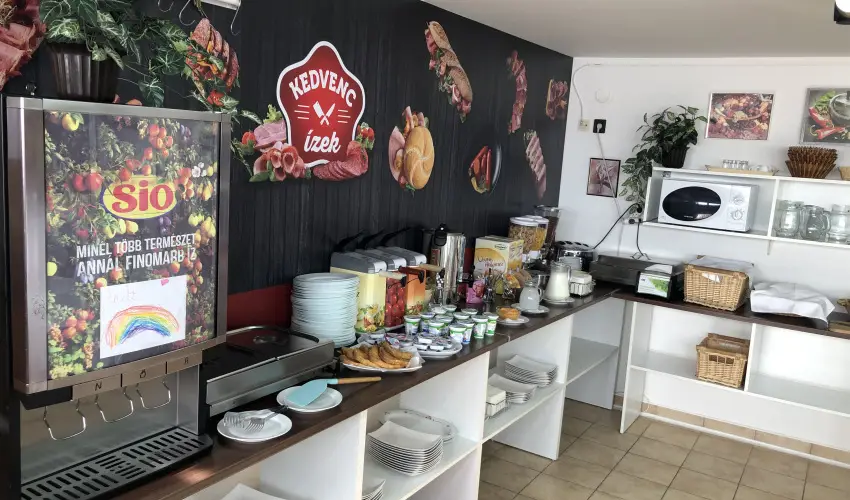 Hforrs Hotel s dlpark Gyula - Mjus 1.