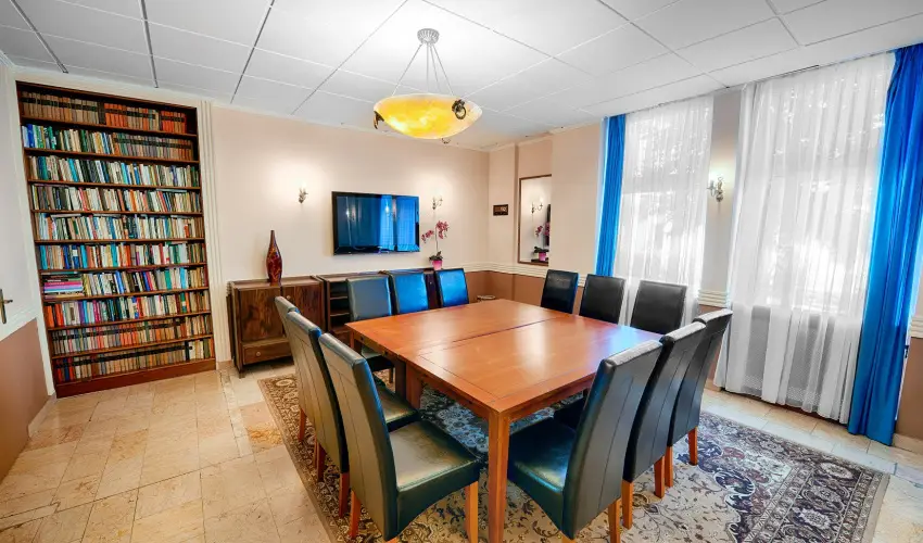 Hotel rottk Kszeg - Mjus 1. (min. 2 j)