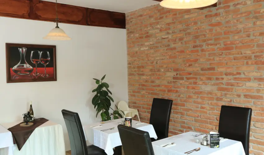 Hotel rottk Kszeg - Mjus 1. (min. 2 j)